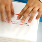 封筒に入る郵送便1つから何万個といった大量作業依頼まで、幅広く対応させて頂きます。