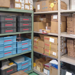 出荷とオーダーが伴う定期的な作業が必要な場合等は、当社でお預かりした資材を使って作業を進めることも可能です。詳しくはお問い合わせください。